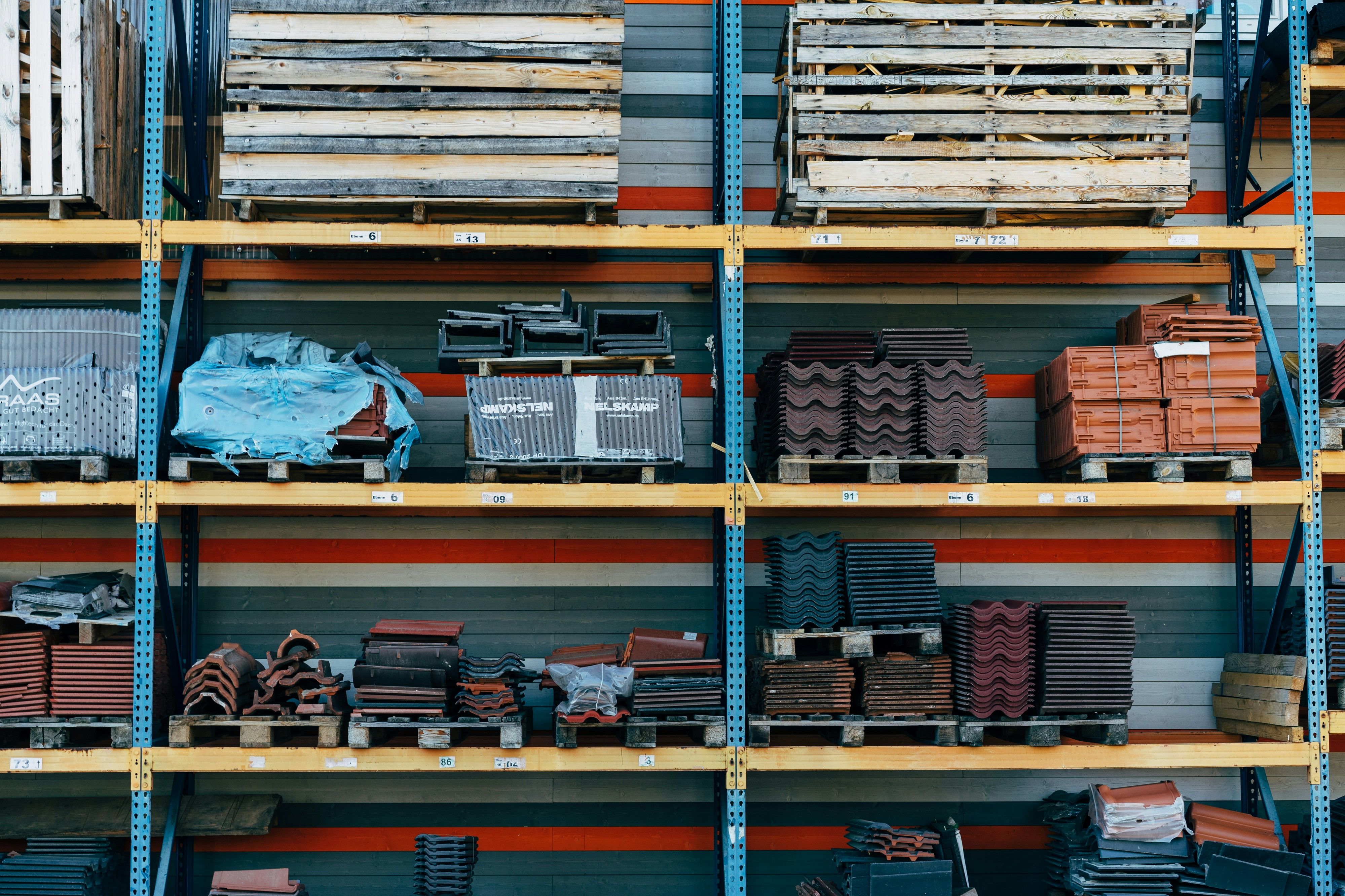 Gestión de materiales y equipos: control para servicios integrales